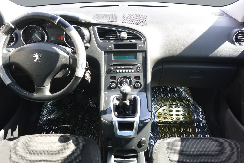 Peugeot 5008 1.6i16v + LPG nové*7míst