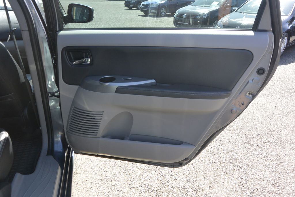 Mitsubishi Grandis 2.0DI-D 6míst