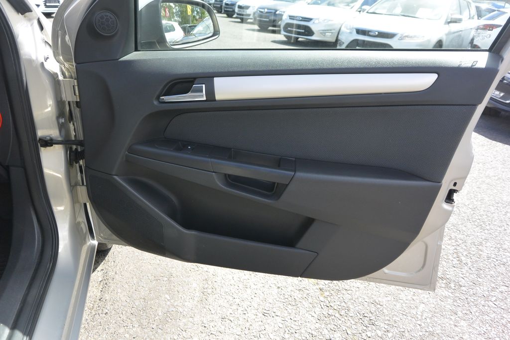 Opel Astra 1.6i16v AUTOMAT EASYTRONIC