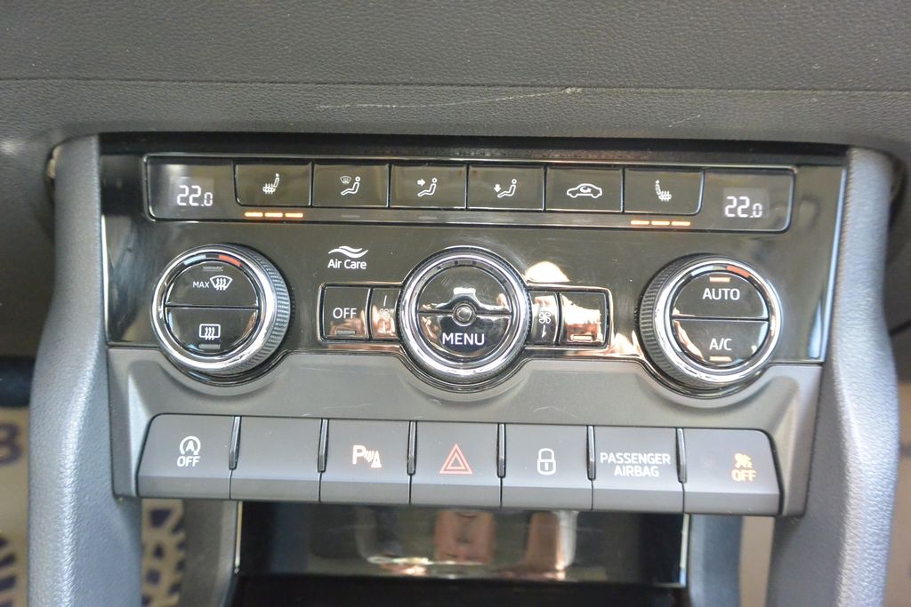 Škoda Karoq 2.0TDi 4×4 STYLE , LED,tažné,NAVI