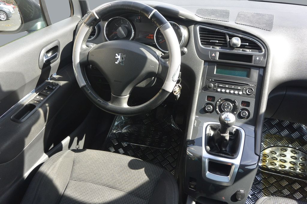 Peugeot 5008 1.6i16v + LPG nové*7míst