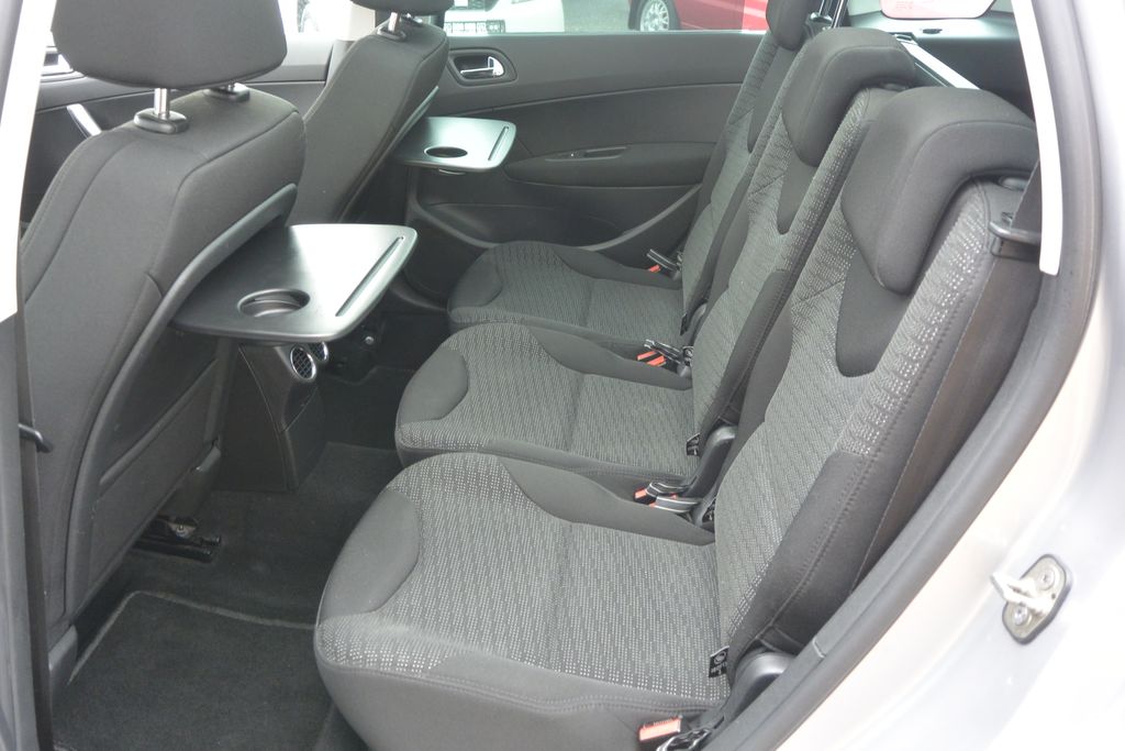 Peugeot 308 2.0HDi SW 7míst