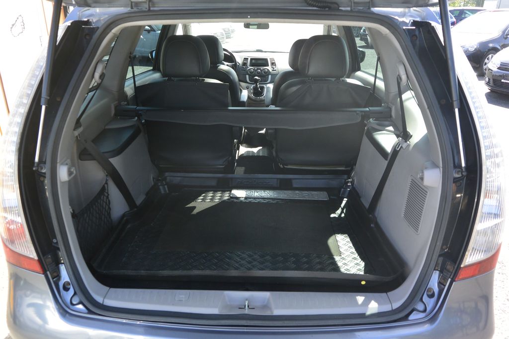 Mitsubishi Grandis 2.0DI-D 6míst