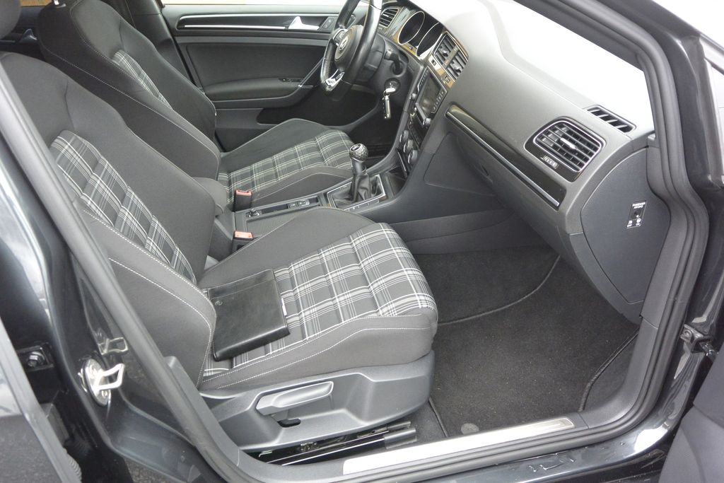 Volkswagen Golf 2.0TDi GTD