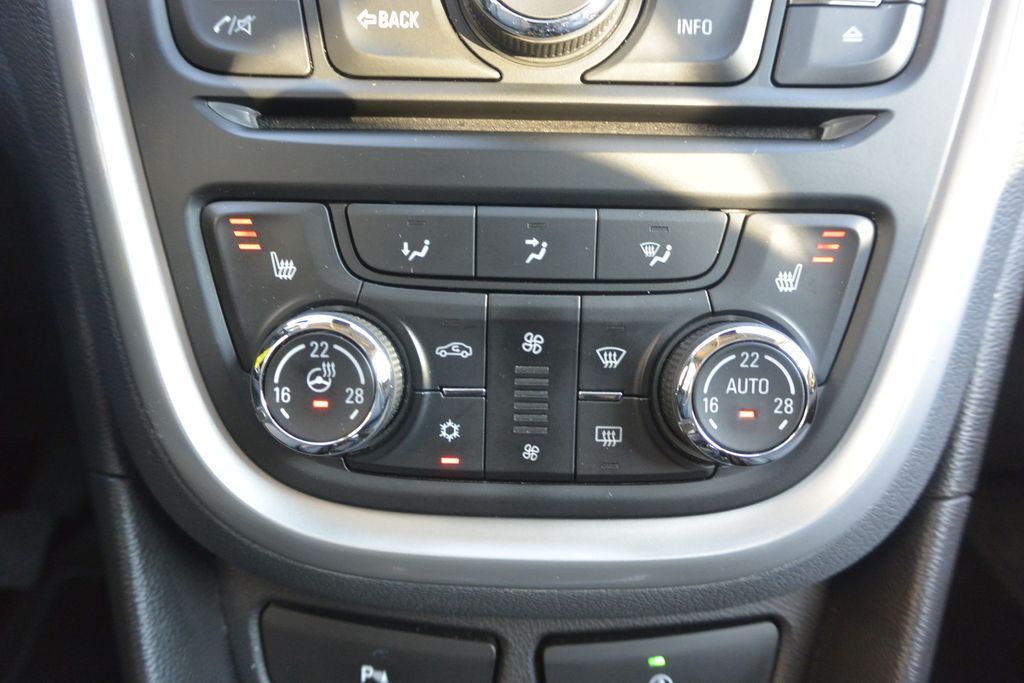 Opel Mokka 1.7CDTi 96kW XENON*VYHŘÍV.VOLANT