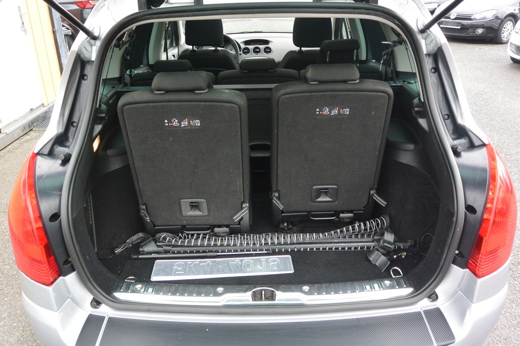 Peugeot 308 2.0HDi SW 7míst