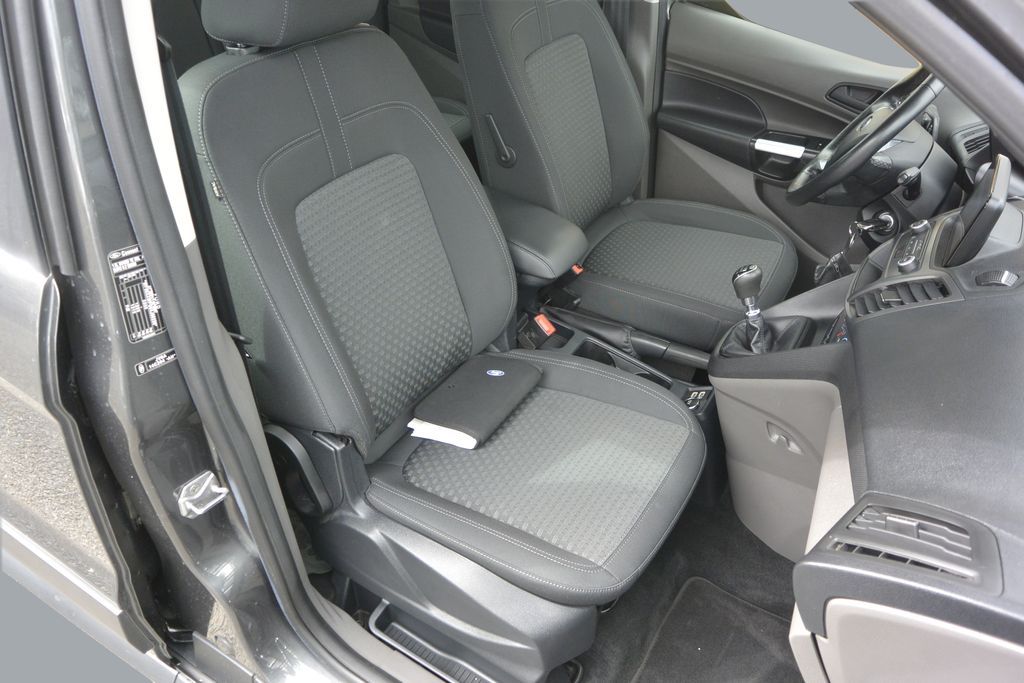 Ford Transit Connect 1.5TDCi 88kW LUXUS výbava i stav