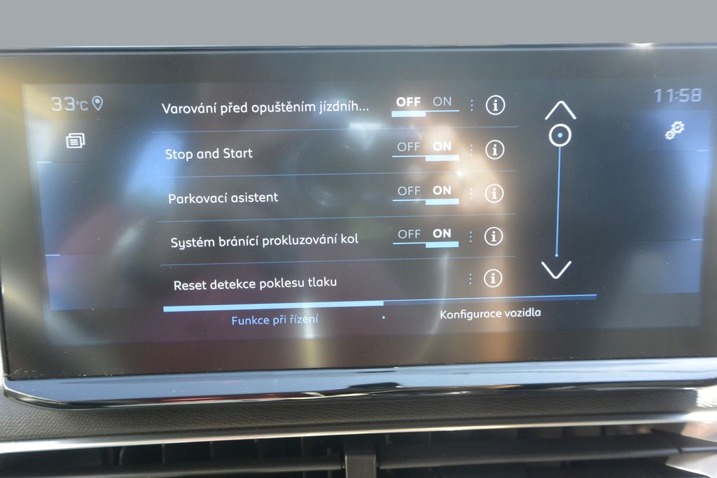 Peugeot 3008 1.2 PureTech 96kW * DPH