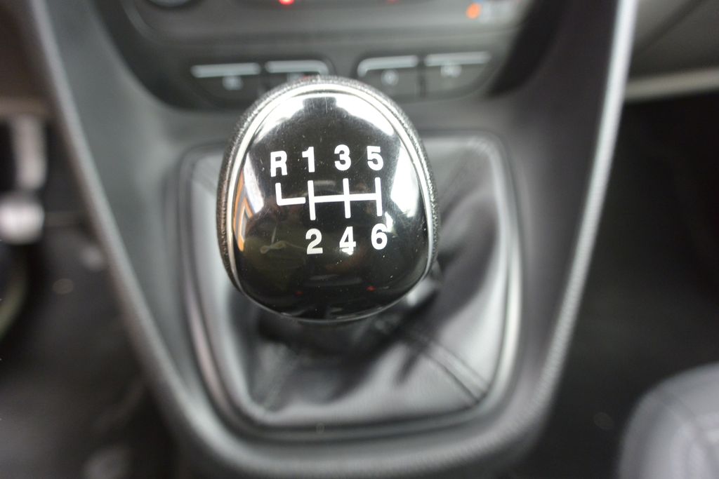 Ford Transit Connect 1.5TDCi 88kW LUXUS výbava i stav