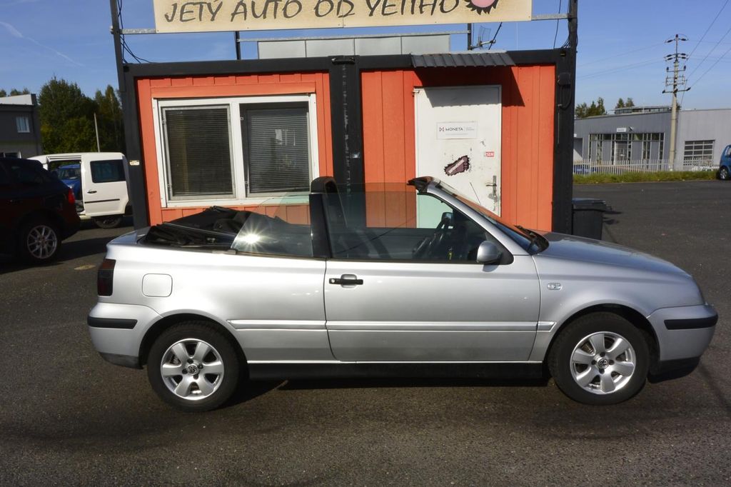 Volkswagen Golf 2.0i