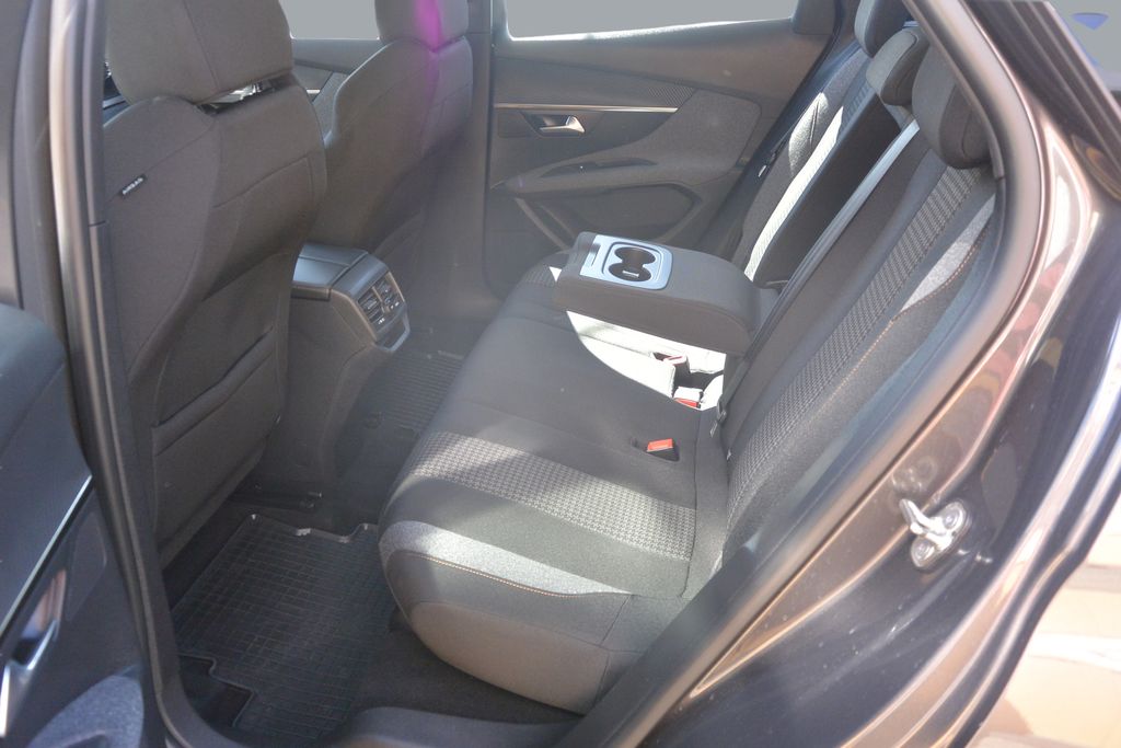 Peugeot 3008 1.2 PureTech 96kW * DPH