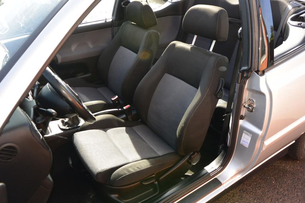 Volkswagen Golf 2.0i