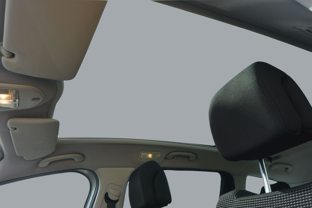 Peugeot 5008 1.6i16v + LPG nové*7míst