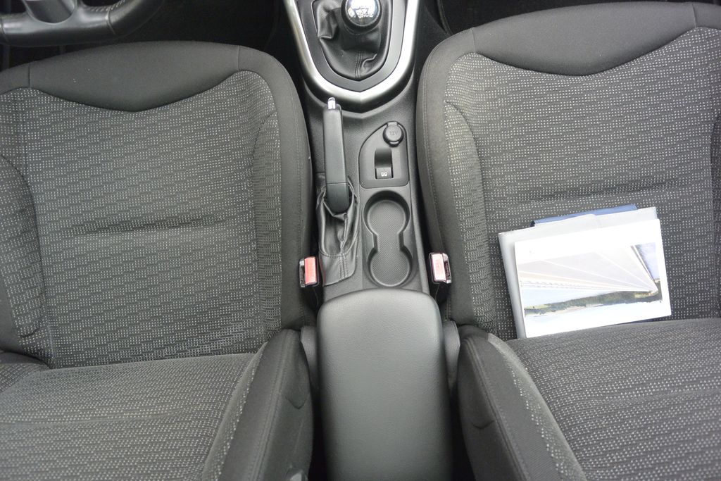 Peugeot 308 2.0HDi SW 7míst