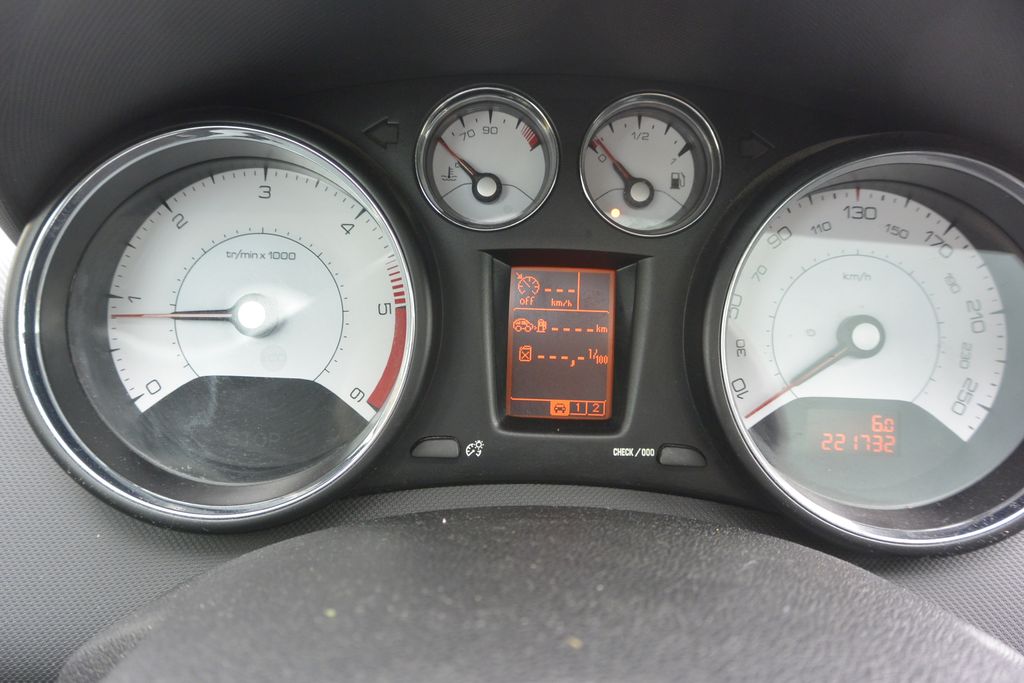 Peugeot 308 2.0HDi SW 7míst