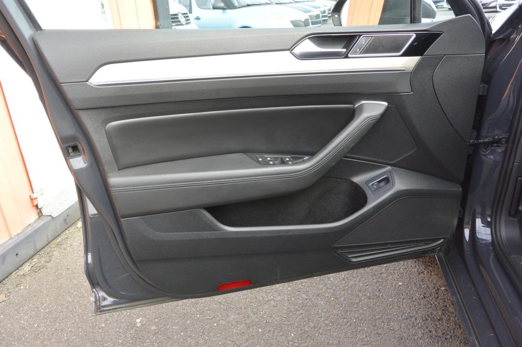 Volkswagen Passat 2.0TDi DSG, LED, NAVI, DPH