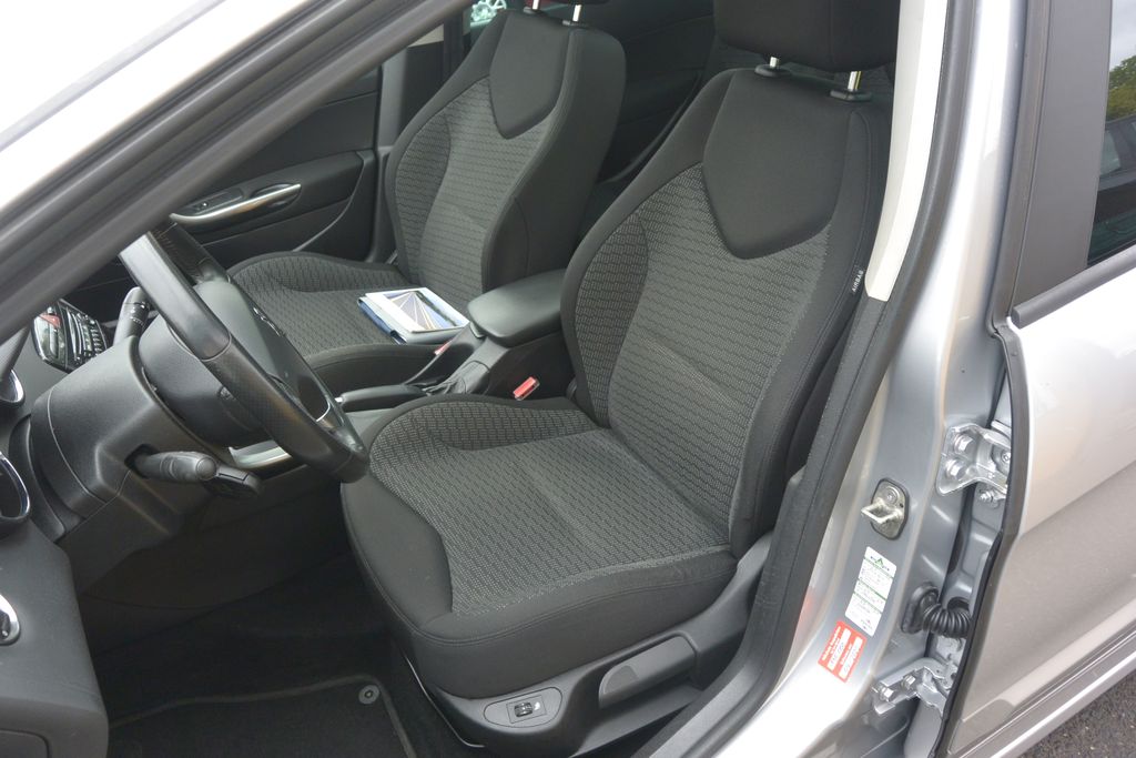 Peugeot 308 2.0HDi SW 7míst