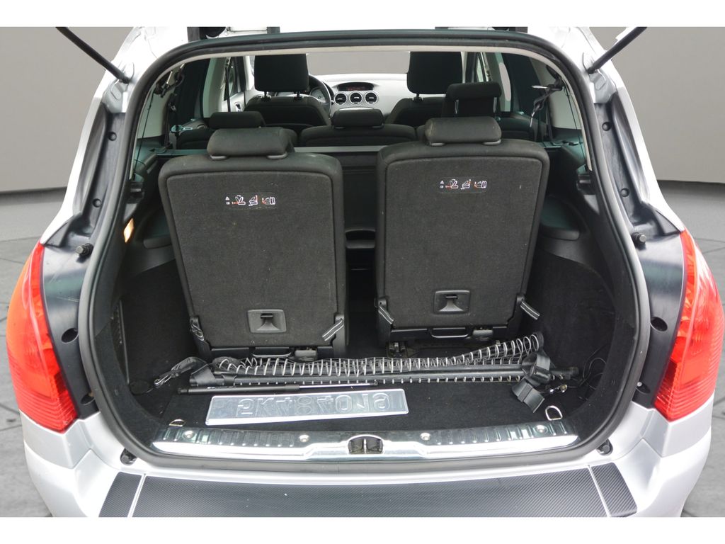 Peugeot 308 2.0HDi SW 7míst