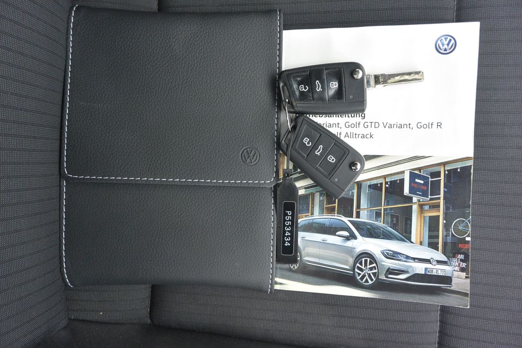 Volkswagen Golf 1.4TSi DSG SOUND