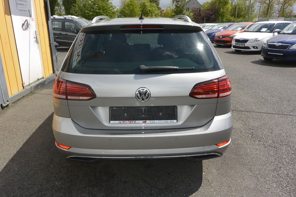 Volkswagen Golf 1.4TSi DSG SOUND
