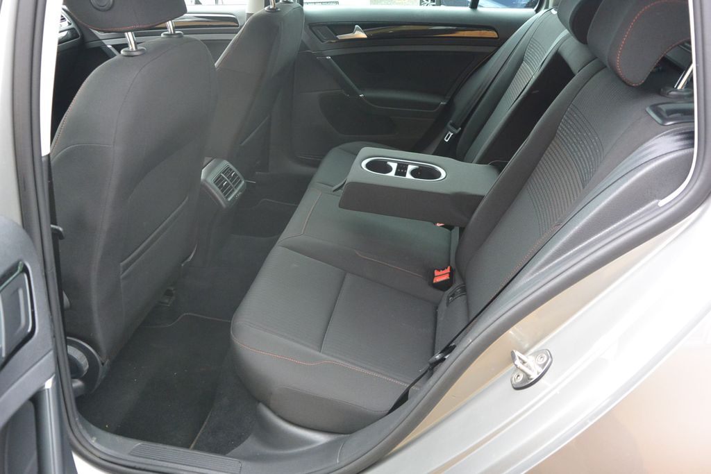 Volkswagen Golf 1.4TSi DSG SOUND