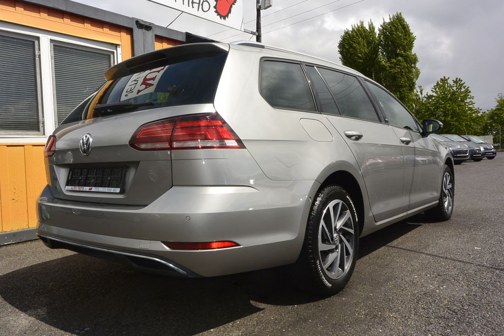 Volkswagen Golf 1.4TSi DSG SOUND