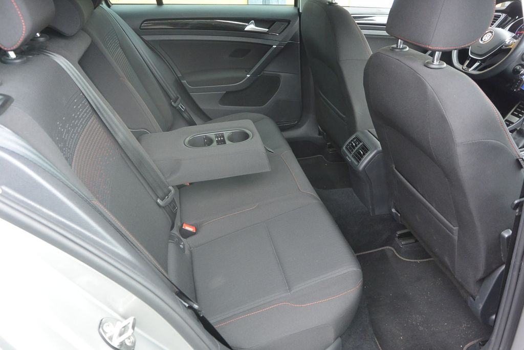 Volkswagen Golf 1.4TSi DSG SOUND