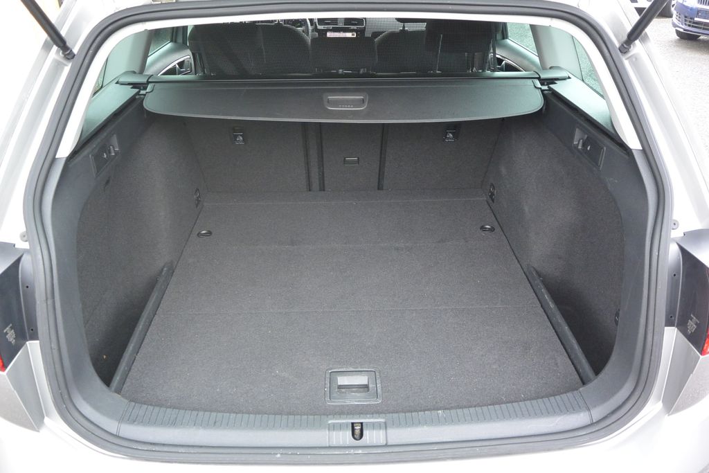 Volkswagen Golf 1.4TSi DSG SOUND