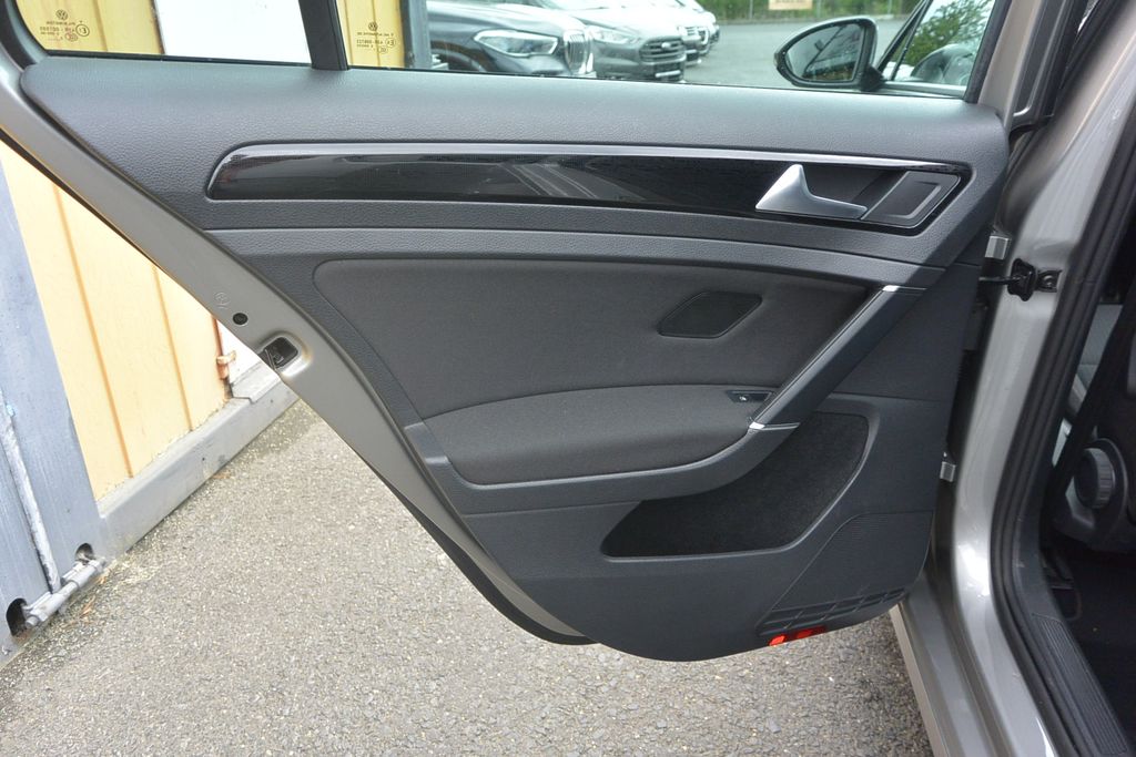 Volkswagen Golf 1.4TSi DSG SOUND
