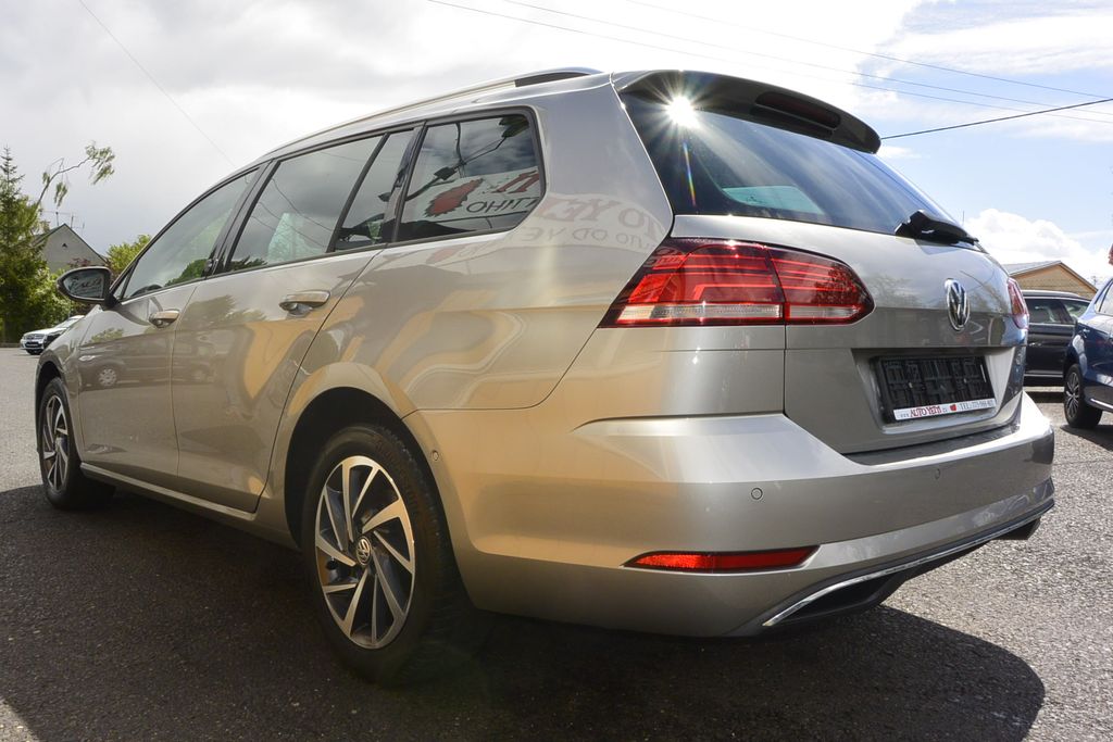 Volkswagen Golf 1.4TSi DSG SOUND