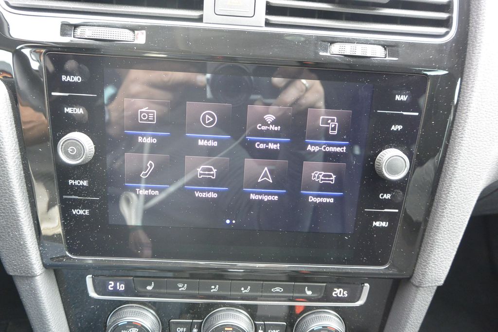 Volkswagen Golf 1.4TSi DSG SOUND