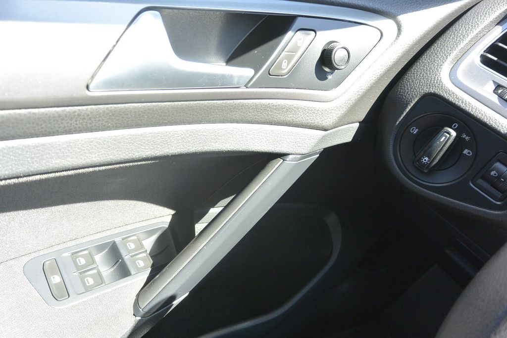 Volkswagen Golf 1.2TSi 77kW