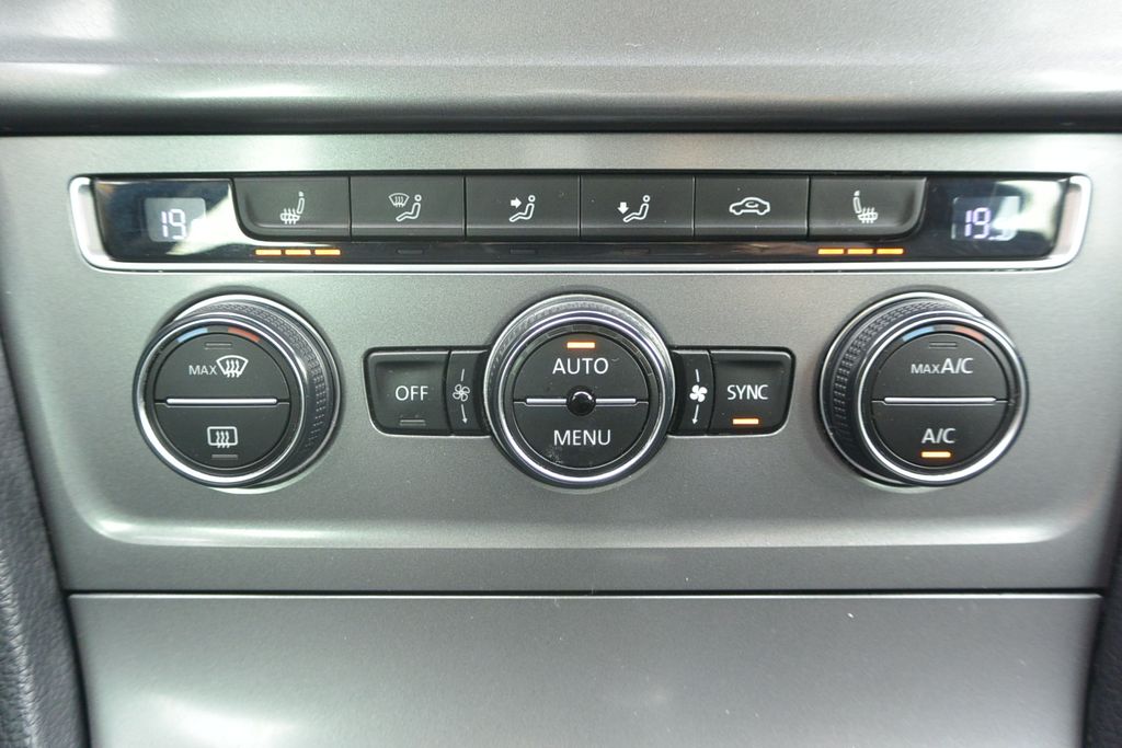 Volkswagen Golf 1.4TSi LOUNGE 110kW