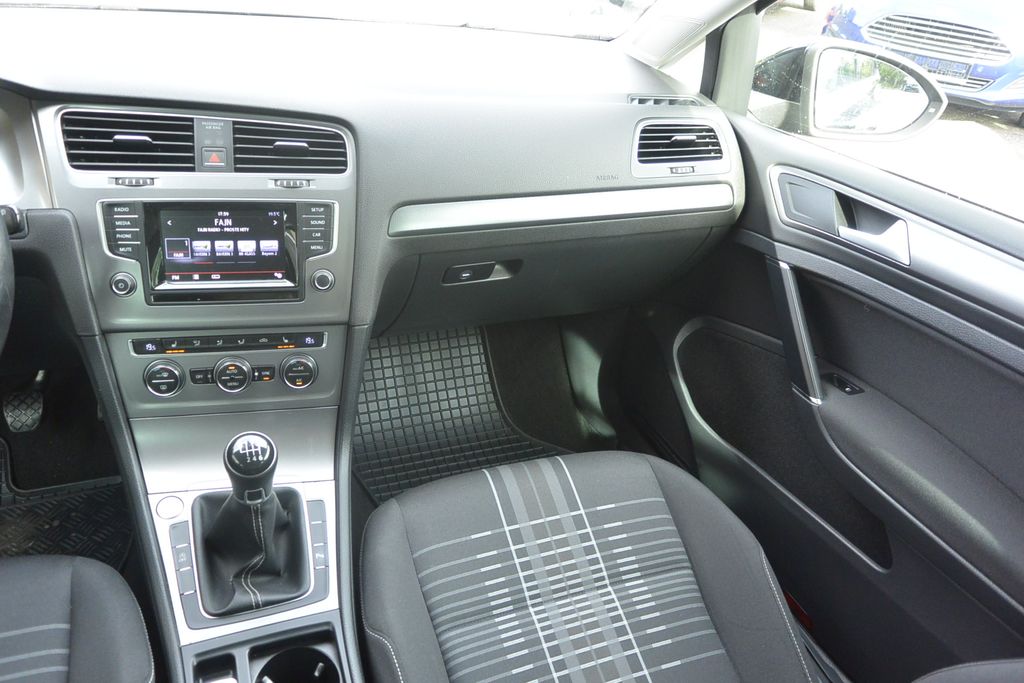 Volkswagen Golf 1.4TSi LOUNGE 110kW