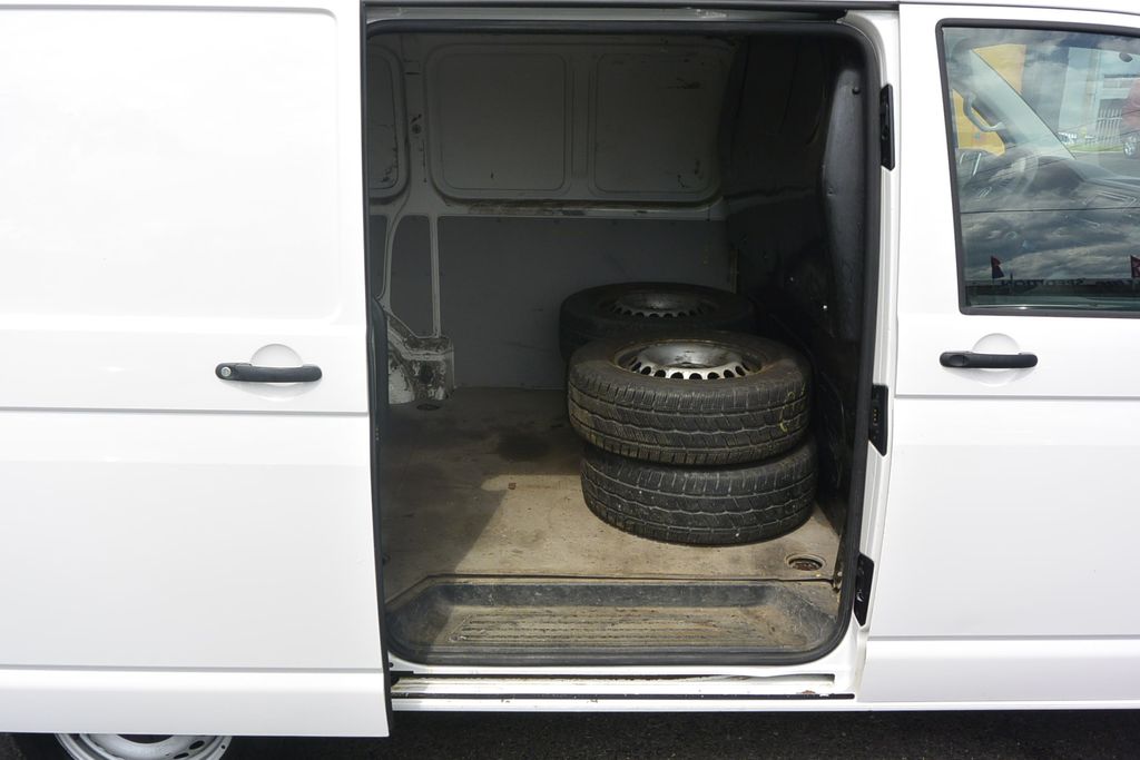 Volkswagen T5 Transporter 2.0TDi