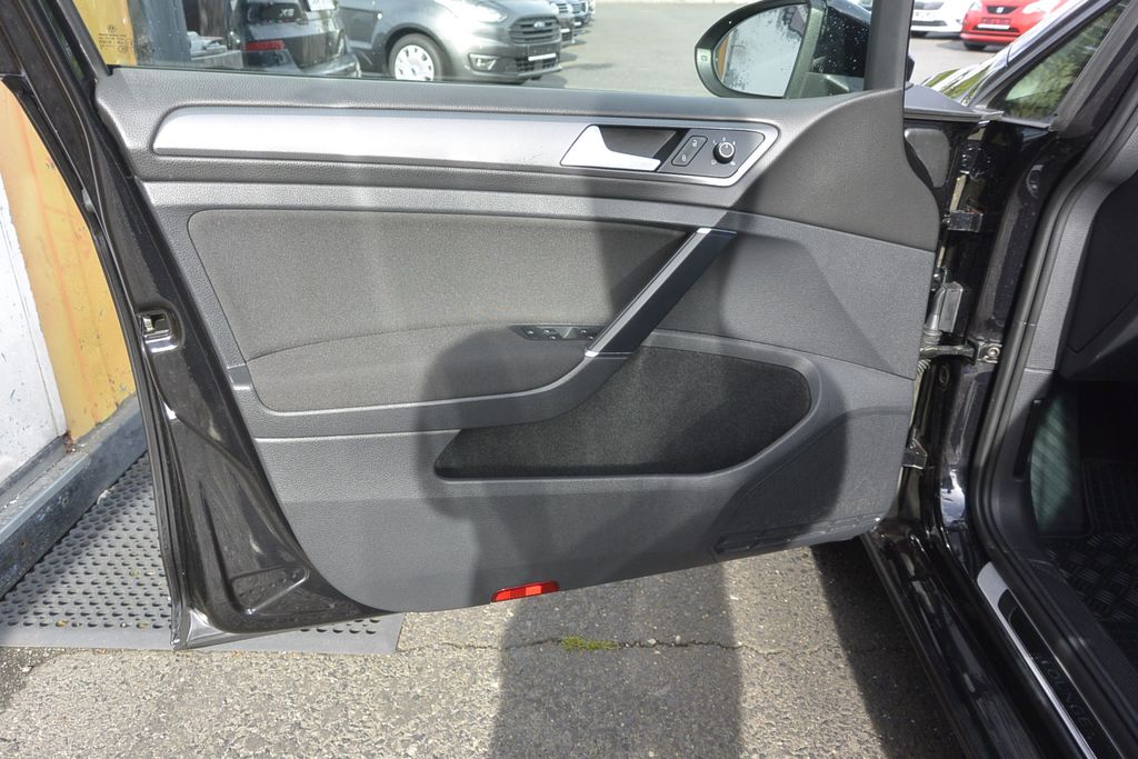 Volkswagen Golf 1.4TSi LOUNGE 110kW