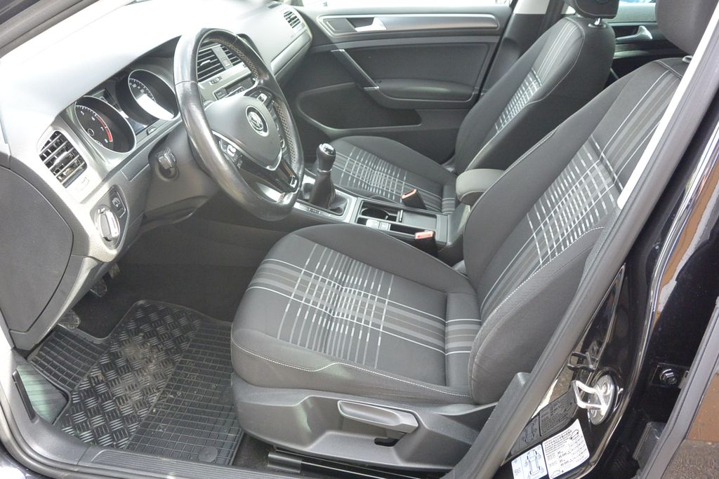 Volkswagen Golf 1.4TSi LOUNGE 110kW