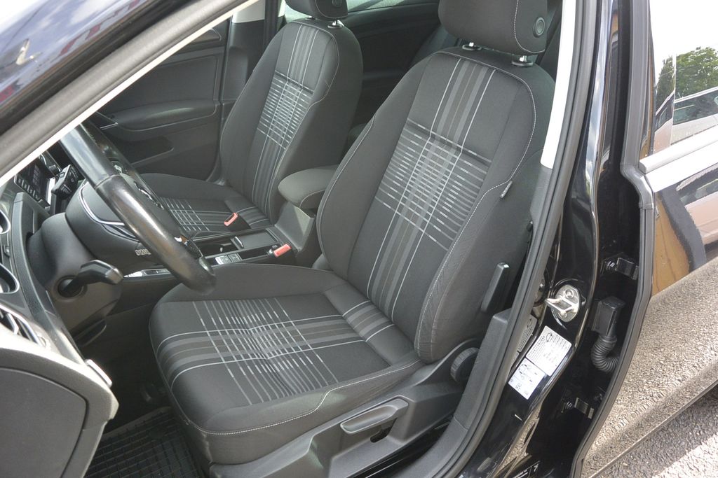 Volkswagen Golf 1.4TSi LOUNGE 110kW