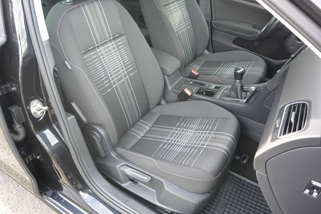 Volkswagen Golf 1.4TSi LOUNGE 110kW