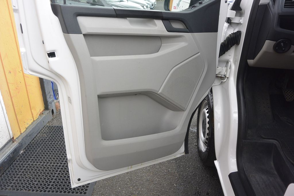 Volkswagen T5 Transporter 2.0TDi