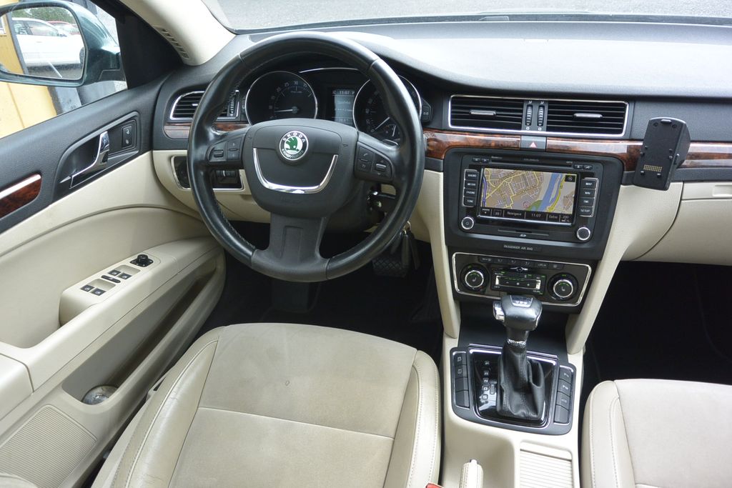 Škoda Superb 2.0TDi DSG 125kW WEBASTO