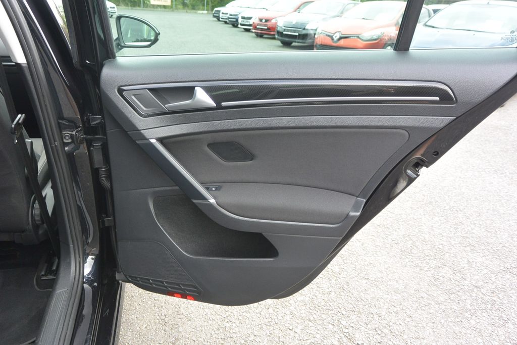 Volkswagen Golf 2.0TDi DSG 110kW