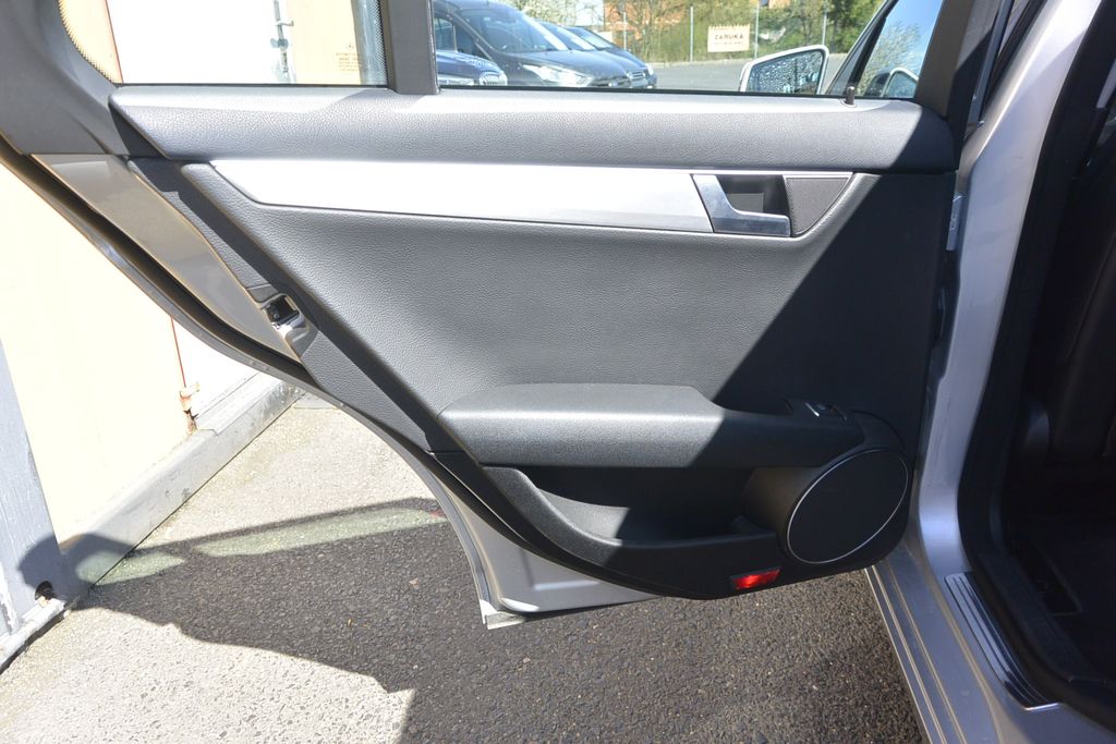 Mercedes-Benz C 180 1.8i Avandgarde 115kW
