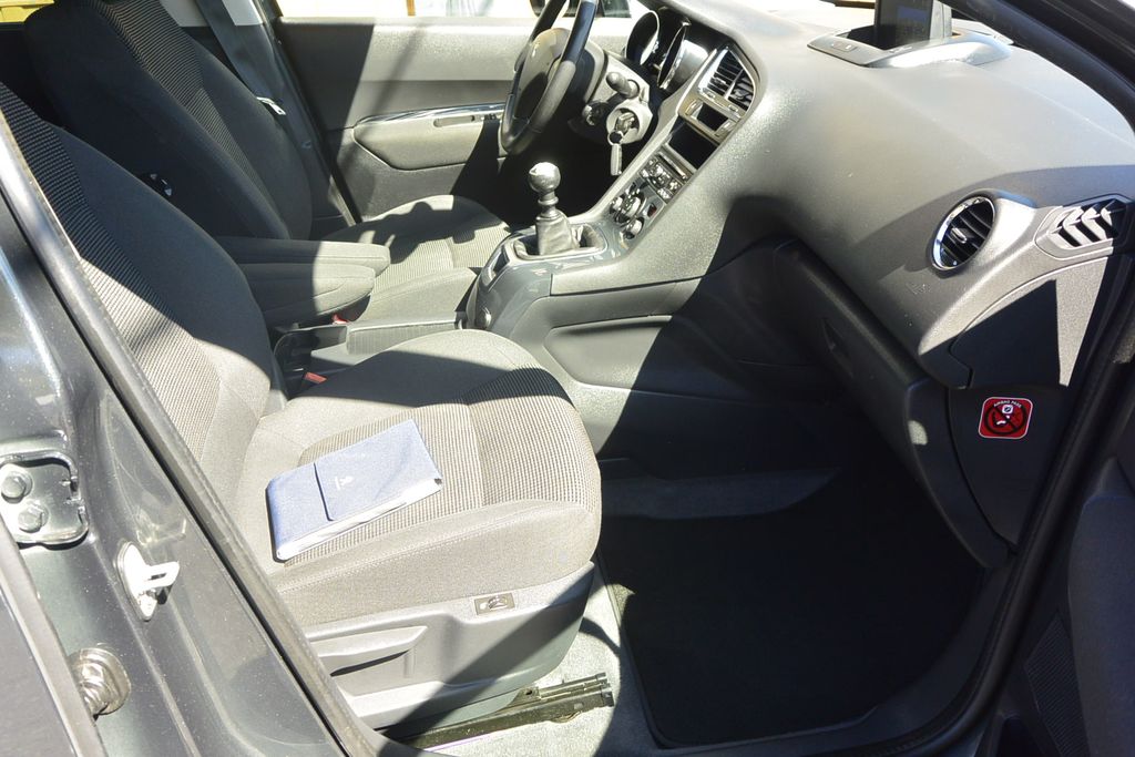 Peugeot 5008 1.6HDi 7míst * PANORAMA