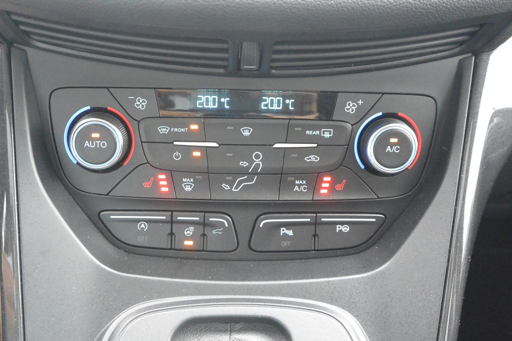 Ford Kuga 2.0TDCi 4×4 AT  Titanium 132kW