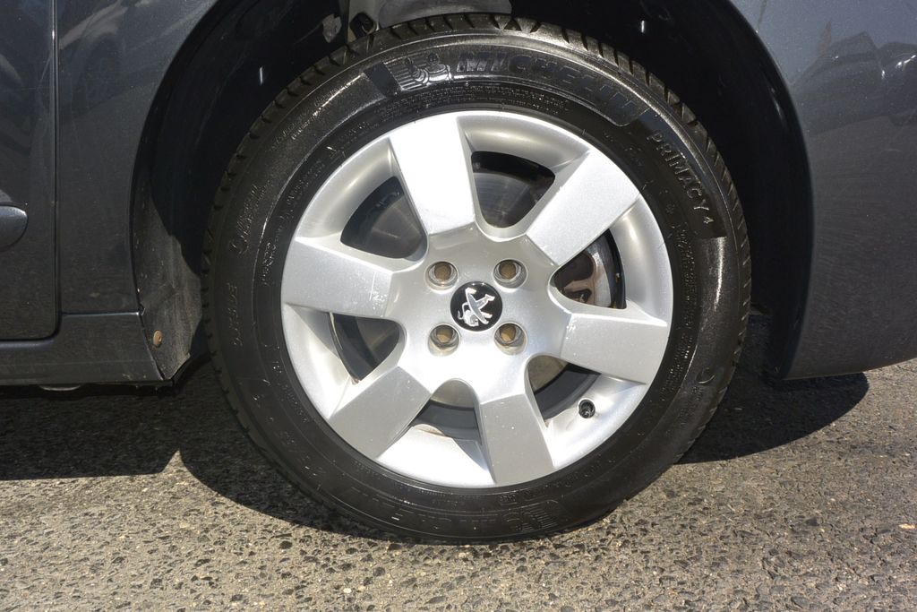 Peugeot 5008 1.6HDi 7míst * PANORAMA