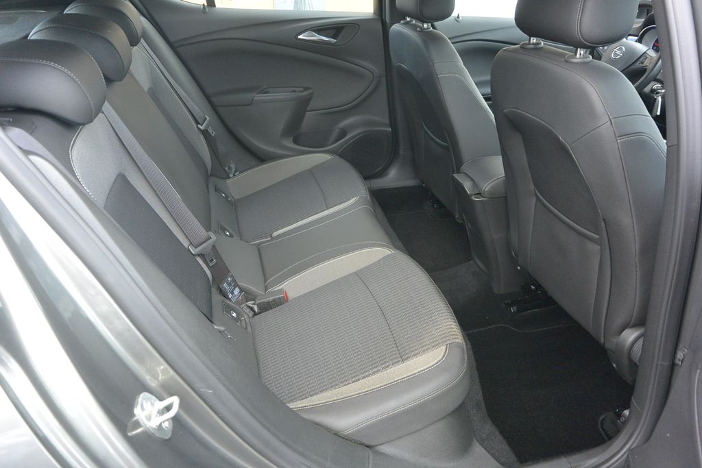 Opel Astra 1.2i 96kW