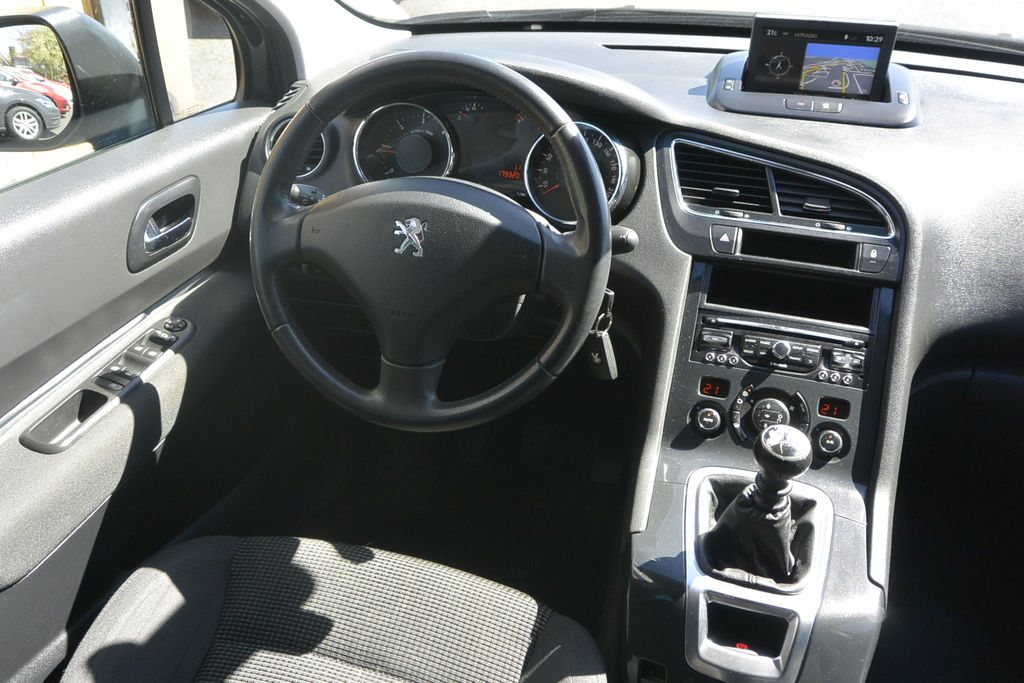 Peugeot 5008 1.6HDi 7míst * PANORAMA