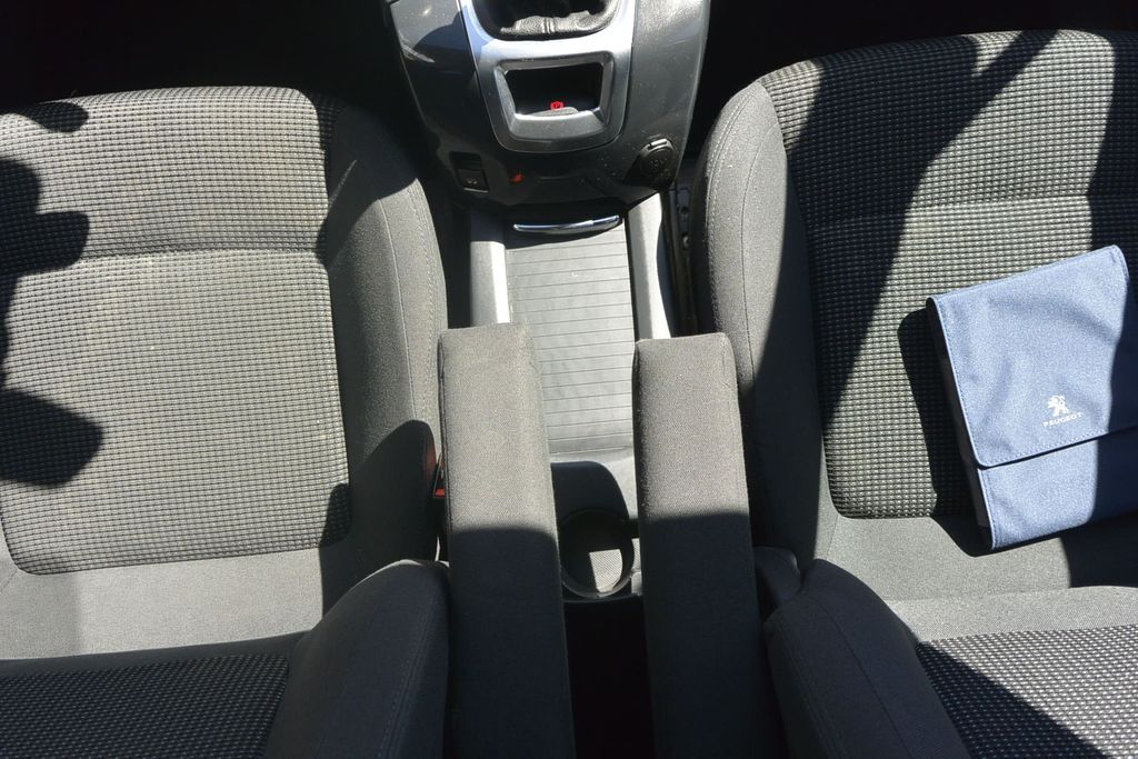 Peugeot 5008 1.6HDi 7míst * PANORAMA