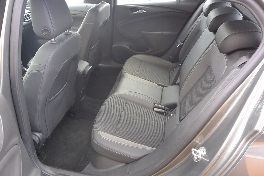 Opel Astra 1.2i 96kW